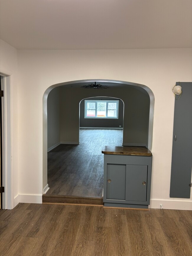 649 Central Ave, Unit Jester's Unit 1