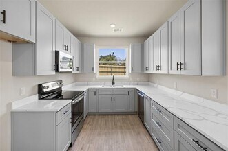 2600 San Gabriel Dr in Granbury, TX - Building Photo - Building Photo