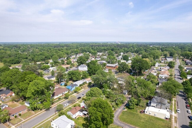 817 Cheatwood Ave in Richmond, VA - Building Photo - Building Photo