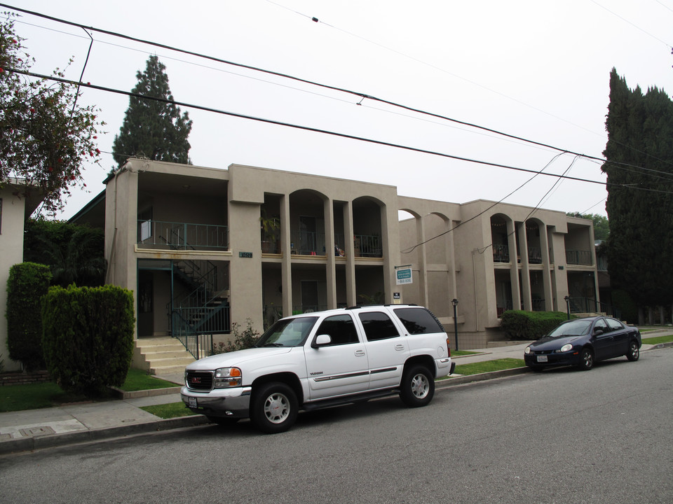 10515-10519 Western Ave in Downey, CA - Building Photo