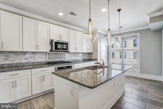 621 Bluemont Ave in Alexandria, VA - Building Photo - Building Photo
