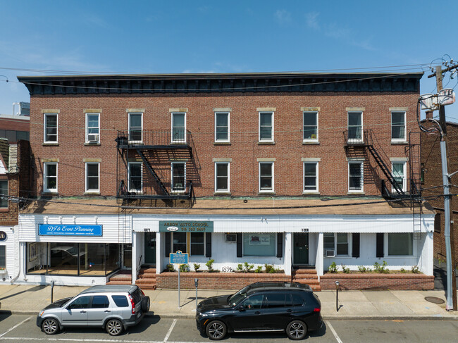 103 S Tyson Ave in Floral Park, NY - Building Photo - Building Photo