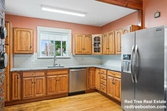 16 Grampian Way, Unit 1 in Boston, MA - Building Photo - Building Photo