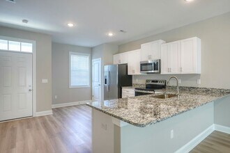 321 Starfish Ln in Sneads Ferry, NC - Building Photo - Building Photo
