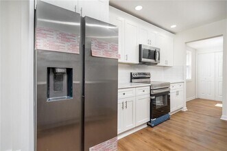 2215 Gordon Cir in Smyrna, GA - Building Photo - Building Photo