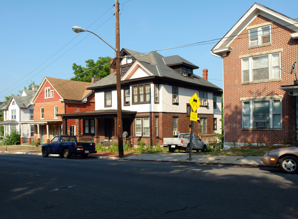 247 S Prospect St in Hagerstown, MD - Building Photo