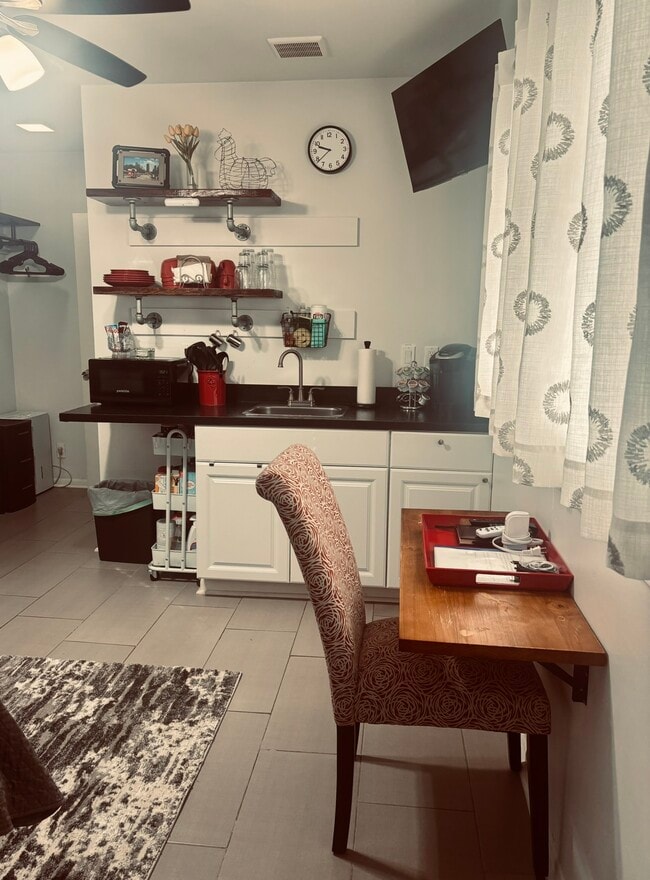 621 Fairbanks St, Unit Studio A in Houston, TX - Building Photo - Building Photo