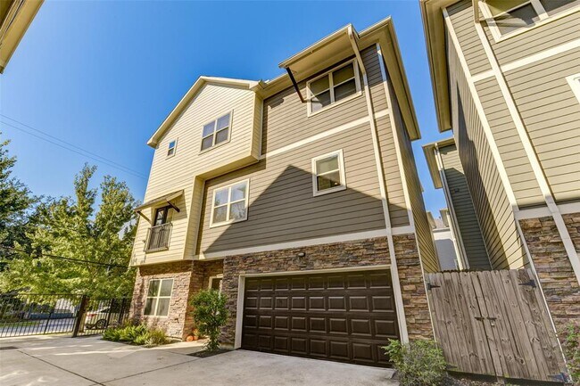 921 W 24th St in Houston, TX - Building Photo - Building Photo