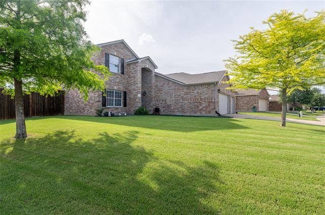 1800 Fairweather Dr in Princeton, TX - Foto de edificio