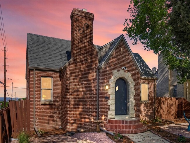 property at 3401 Steele St