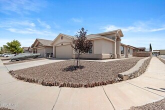 4800 Kiko A Fierro Dr in El Paso, TX - Building Photo - Building Photo