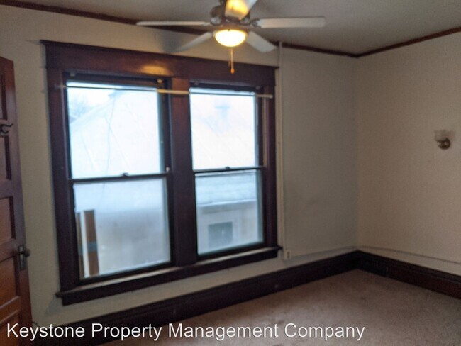 320 E Davenport St in Iowa City, IA - Building Photo - Building Photo