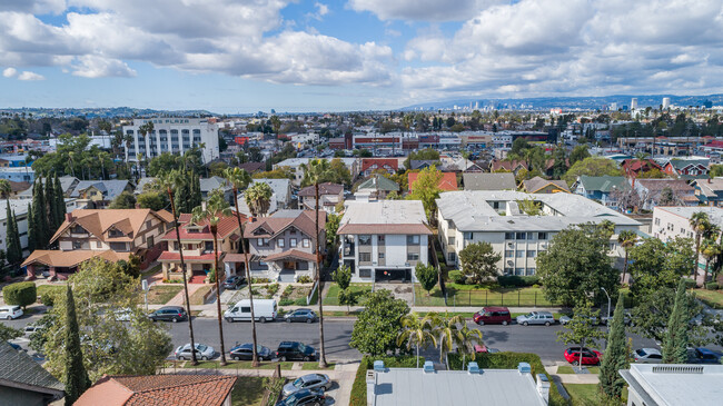 1715 Westmoreland Blvd in Los Angeles, CA - Foto de edificio - Building Photo