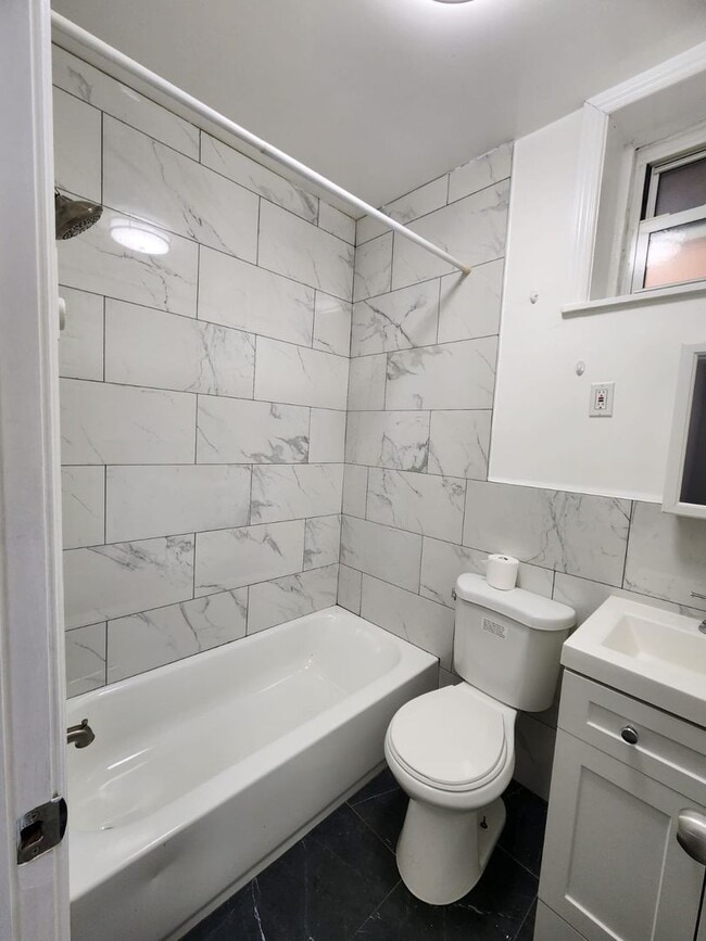 123 Elm St in Yonkers, NY - Building Photo - Building Photo