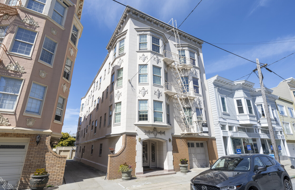 1734 Greenwich St in San Francisco, CA - Building Photo