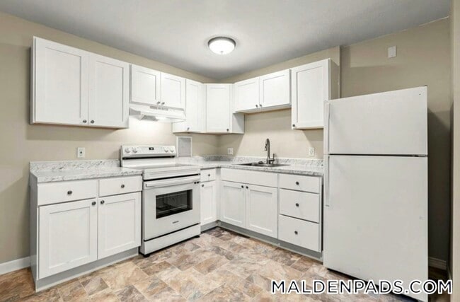 87 Cedar St