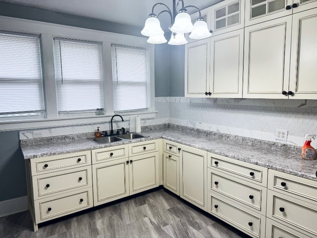 property at 3909 Southern Pkwy