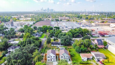 164 Wallace St in Houston, TX - Building Photo - Building Photo