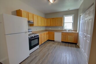 2944-2946 5th Ave in Rock Island, IL - Building Photo - Building Photo