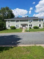 1112 Devney Dr in Altoona, WI - Building Photo