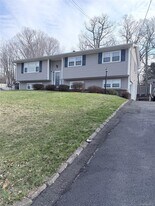 12 Juniper Ln in Monroe, NY - Building Photo