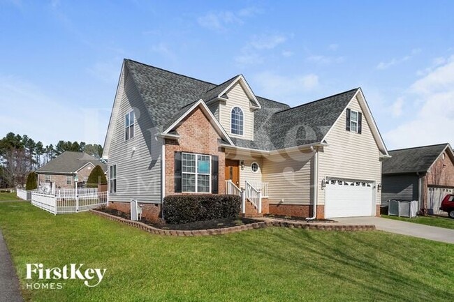 1561 Finwick Dr in Pfafftown, NC - Building Photo - Building Photo