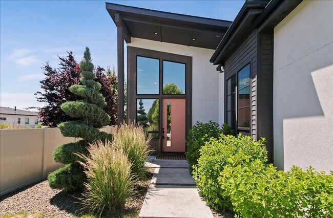 2373 S Rolling Hills Ave in Meridian, ID - Building Photo - Building Photo