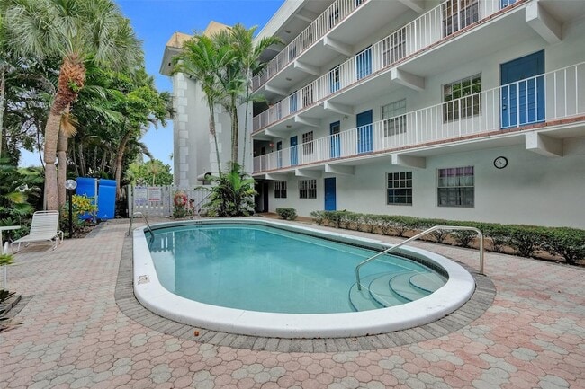 1407 NE 56th St, Unit 217 in Fort Lauderdale, FL - Foto de edificio - Building Photo
