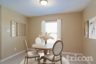 512 Red Dusk Paint Dr in La Marque, TX - Foto de edificio - Building Photo