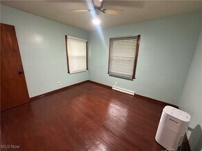 2758 Newbern Cir in Youngstown, OH - Building Photo - Building Photo