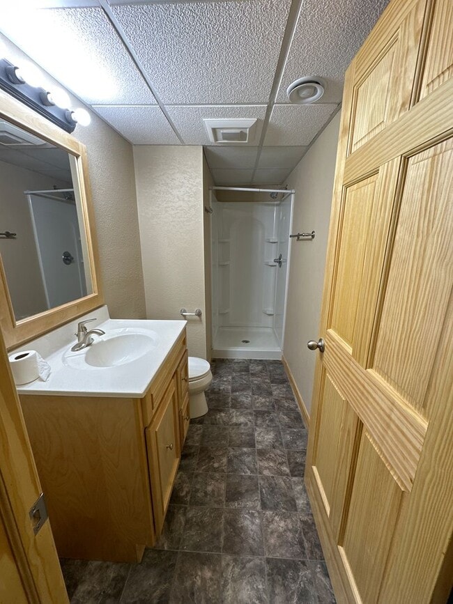 202 5th Ave SE in Jamestown, ND - Building Photo - Building Photo