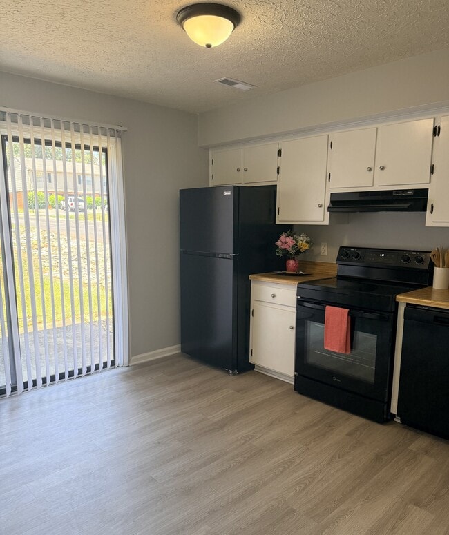 property at 16 Duiguid Dr