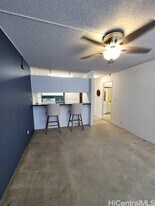 98-450-450 Koauka Loop in Aiea, HI - Building Photo