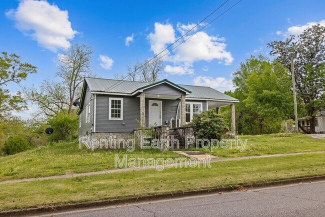 207 Jemison St in Talladega, AL - Building Photo - Building Photo