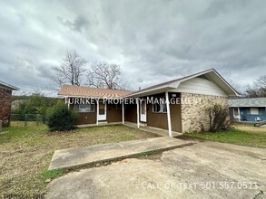 4405 Lynn Ln in North Little Rock, AR - Building Photo - Building Photo