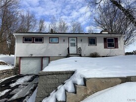 4662 Cleveland Rd in Syracuse, NY - Building Photo