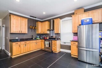 2310 N Kenneth Ave in Chicago, IL - Building Photo - Building Photo