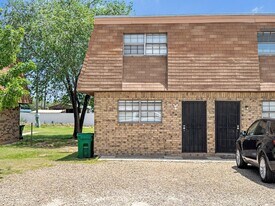 1901 W Jackson Ave in Lovington, NM - Building Photo