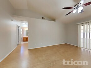 7 Bay Ridge Loop, Unit 2090 in Mascotte, FL - Building Photo - Building Photo