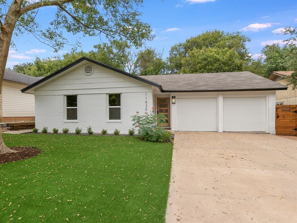 11620 Fast Horse Dr in Austin, TX - Building Photo