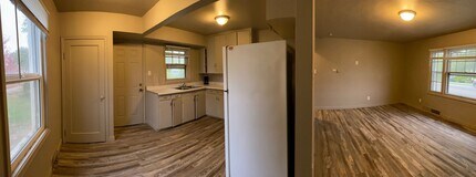 302 Dearborn St in Caldwell, ID - Building Photo - Building Photo