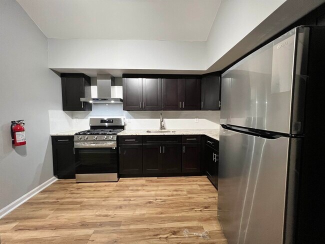 6501 Durham Ave in North Bergen, NJ - Building Photo - Building Photo