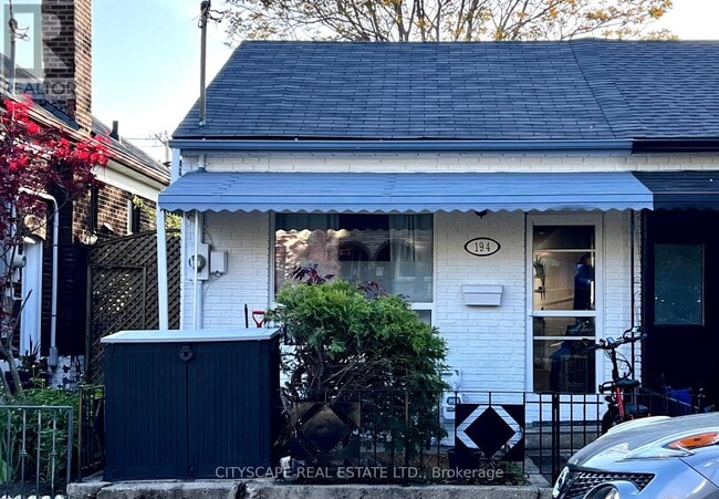 property at 194 Manning Ave