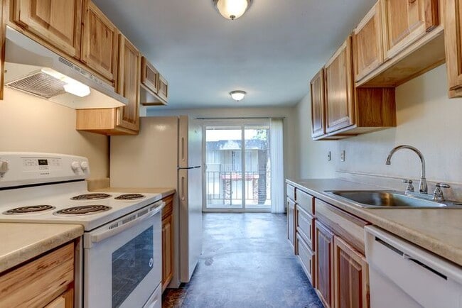 2631 SE 111th Ave in Portland, OR - Building Photo - Building Photo