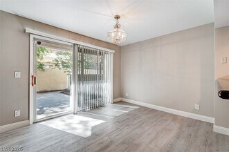 2641 Golden Sands Dr in Las Vegas, NV - Building Photo - Building Photo