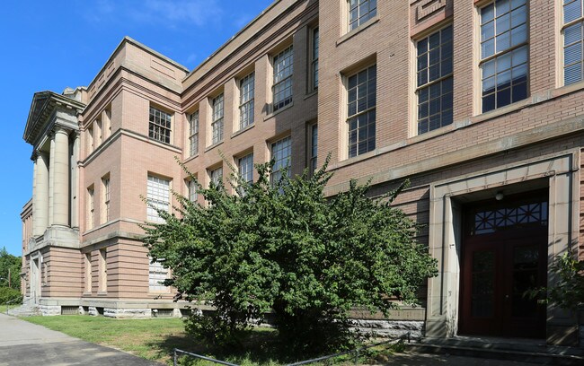 Kirby School Apartments in Cincinnati, OH - Foto de edificio - Building Photo