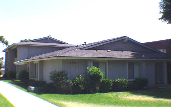 154 Linda Way in Upland, CA - Building Photo - Building Photo