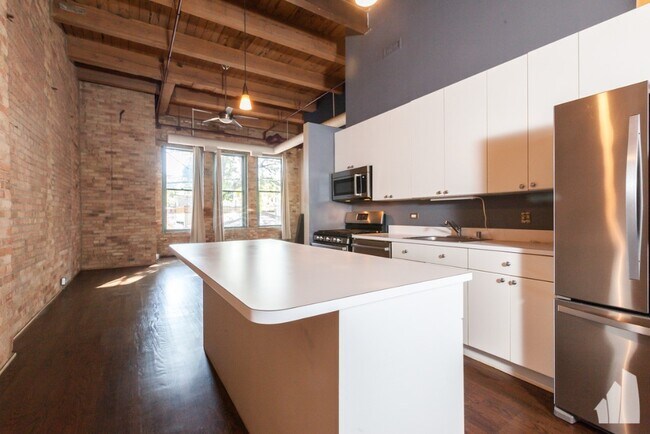 1733 W Irving Park Rd in Chicago, IL - Building Photo - Building Photo