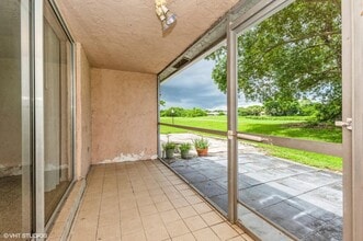 2403 Lowson Blvd, Unit fairway condo in Delray Beach, FL - Building Photo - Building Photo