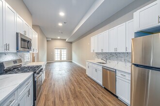 120 Elm St in Newark, NJ - Foto de edificio - Interior Photo